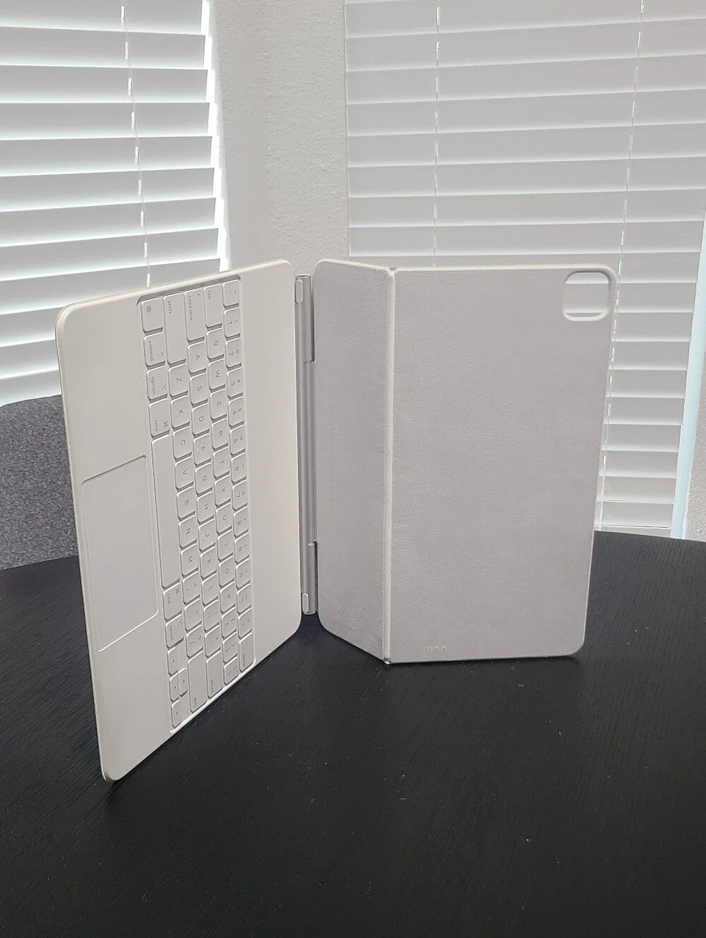 Apple Magic Keyboad Case ipad pro 12.9 M2 - Model A2480